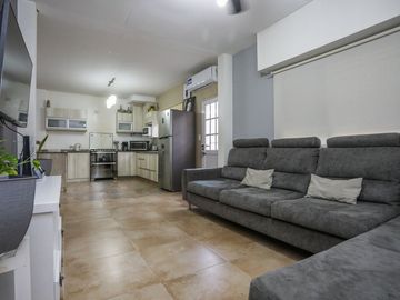 VENTA CASA 4 AMB. PATIO VILLA LUGANO APTO CREDITO!