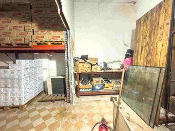 Venta local o deposito en Constitución lote propio