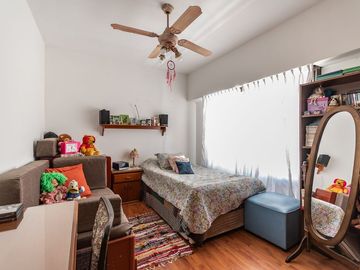 Casa en venta con cochera en Villa lugano