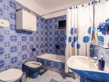Casa en venta con cochera en Villa lugano