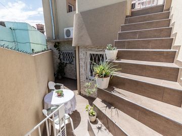 Casa en venta con cochera en Villa lugano