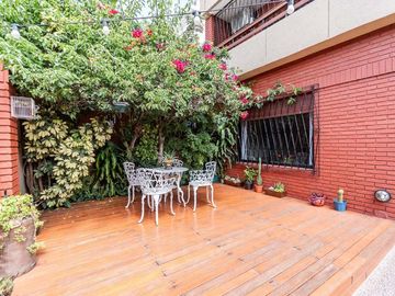 Casa en venta con cochera en Villa lugano
