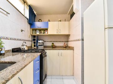 VENTA DEPARTAMENTO 3 AMBIENTES CON PATIO EN FLORES