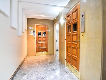VENTA DEPARTAMENTO 3 AMBIENTES CON PATIO EN FLORES