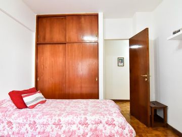VENTA DEPARTAMENTO 3 AMBIENTES CON PATIO EN FLORES