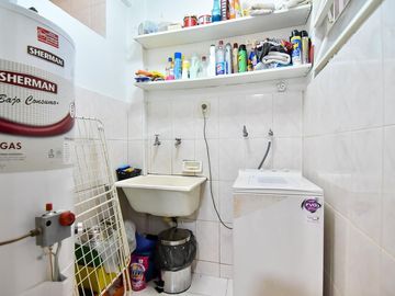 VENTA DEPARTAMENTO 3 AMBIENTES CON PATIO EN FLORES