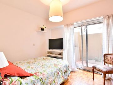 VENTA DEPARTAMENTO 3 AMBIENTES CON PATIO EN FLORES