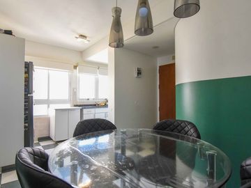 Venta depto 4 amb  Flores cochera baulera  pileta