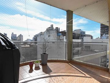 Venta depto 4 amb  Flores cochera baulera  pileta