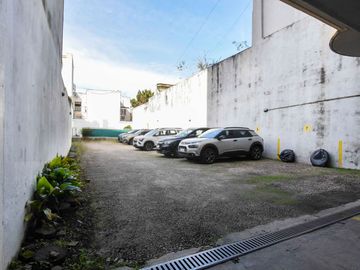 Venta depto 4 amb  Flores cochera baulera  pileta
