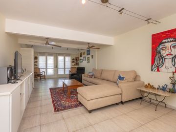 VENTA CASA LOTE PROPIO 6 AMB COLEGIALES JARDIN