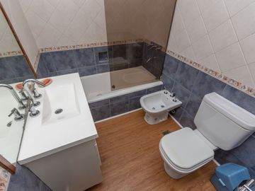 VENTA CASA LOTE PROPIO 6 AMB COLEGIALES JARDIN