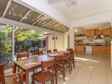 VENTA CASA LOTE PROPIO 6 AMB COLEGIALES JARDIN