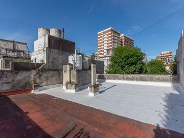 VENTA CASA LOTE PROPIO 6 AMB COLEGIALES JARDIN