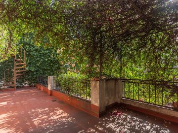 VENTA CASA LOTE PROPIO 6 AMB COLEGIALES JARDIN