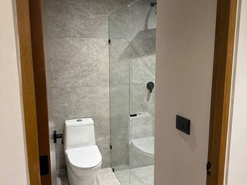 NUEVA CASA EN LOMAS 3RA SECCIÓN - $13.6 MDP