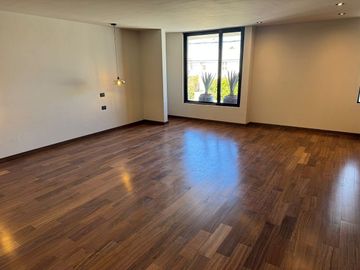 NUEVA CASA EN LOMAS 3RA SECCIÓN - $13.6 MDP