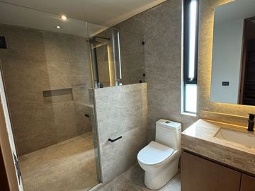 NUEVA CASA EN LOMAS 3RA SECCIÓN - $13.6 MDP