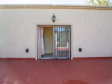 LOTE 600 M2 - VENTA CASA 4 AMB C/ PARQUE y PISCINA