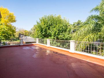 LOTE 600 M2 - VENTA CASA 4 AMB C/ PARQUE y PISCINA