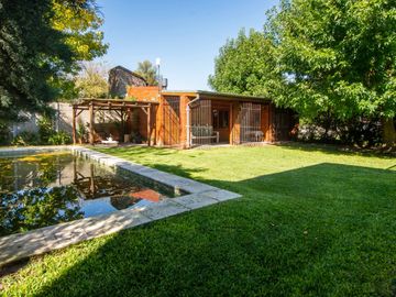 LOTE 600 M2 - VENTA CASA 4 AMB C/ PARQUE y PISCINA