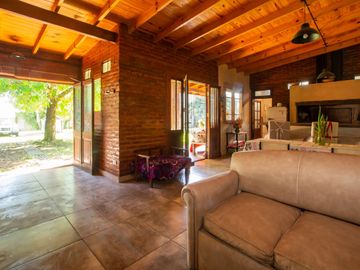 LOTE 600 M2 - VENTA CASA 4 AMB C/ PARQUE y PISCINA