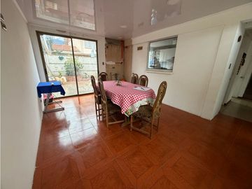 SE VENDE CASA DE 3 PISOS, PLAZA VIVA, PUENTE ALTO.