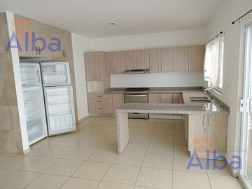 CASA EN RENTA EN VIÑA REAL AL NORTE A UN PASO DE LA CLINICA 3