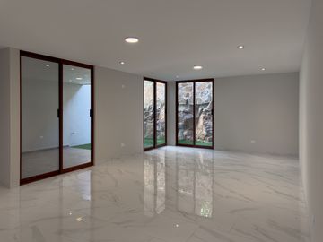 CASA EN VENTA EN GRAN PEÑON