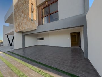 CASA EN VENTA EN GRAN PEÑON