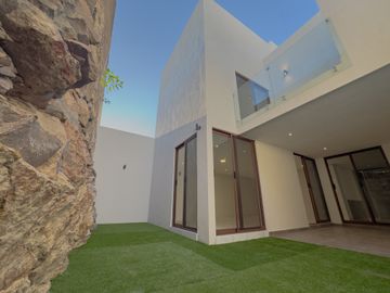 CASA EN VENTA EN GRAN PEÑON