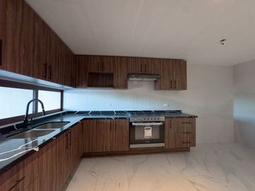 CASA EN VENTA EN GRAN PEÑON