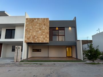 CASA EN VENTA EN GRAN PEÑON