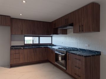 CASA EN VENTA EN GRAN PEÑON