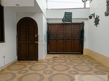 Casa en Urb. Los Cedros de Villa - Chorrillos