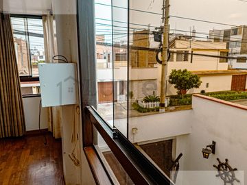 Casa en Urb. Los Cedros de Villa - Chorrillos