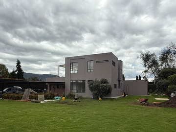 Casa en venta de 4 hab. en Guaymaral, Bogotá