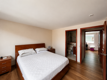 Apartamento en venta de 2 hab. en Santa Barbara, Bogotá