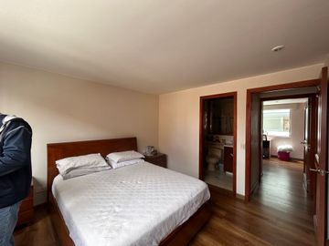 Apartamento en venta de 2 hab. en Santa Barbara, Bogotá