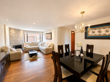 Apartamento en venta de 2 hab. en Santa Barbara, Bogotá
