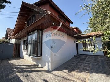 NUEVO PRECIO! Casa Renovada Buena Conectividad