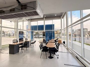 Exclusiva propiedad comercial en venta