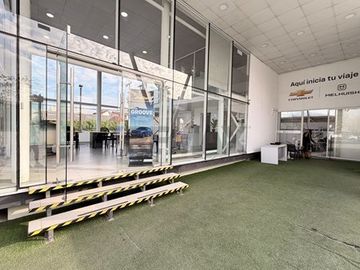 Exclusiva propiedad comercial en venta