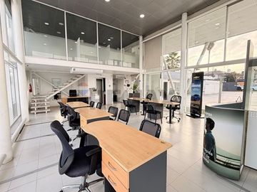 Exclusiva propiedad comercial en venta