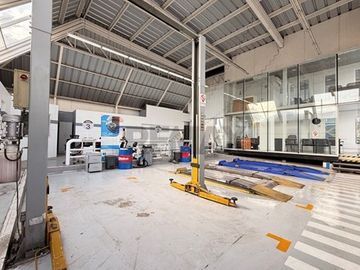 Exclusiva propiedad comercial en venta