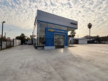 Exclusiva propiedad comercial en venta