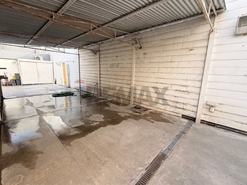 Exclusiva propiedad comercial en venta