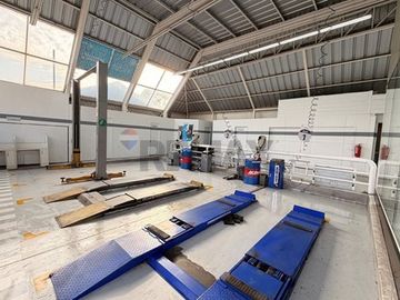 Exclusiva propiedad comercial en venta