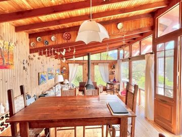 Casa en venta en el centro de Cachagua