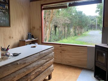 REBAJADA! Parcela 1 HA con Luz, Agua,  Cabaña y Baños